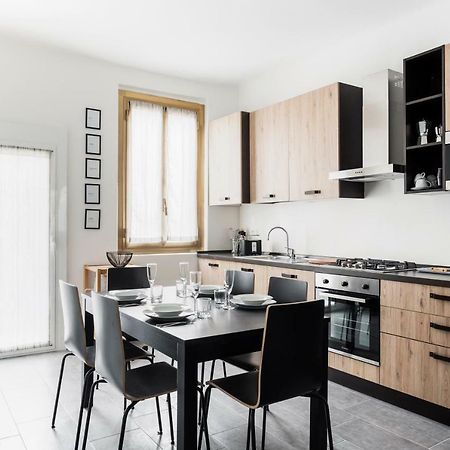 Comfortable Family Group Apartment Via Paruta ミラノ エクステリア 写真